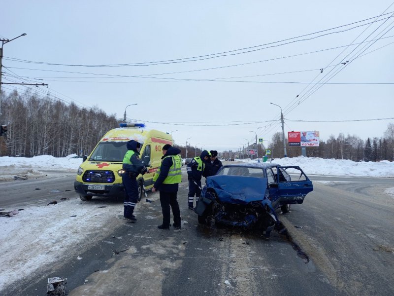 В Новочебоксарске устанавливаются обстоятельства ДТП с тремя пострадавшими